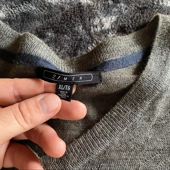 Chic lightweight sweater - Picture 3 of 5